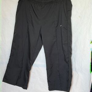 Nike ladies capri workout athlete pants size Medium